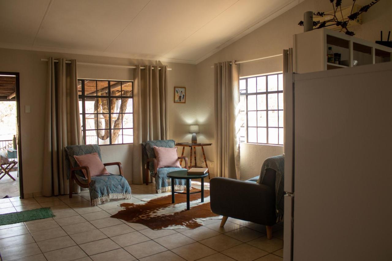 Hello Kruger Hideaway Cottage & Skilpad Studio Marloth Park Kültér fotó
