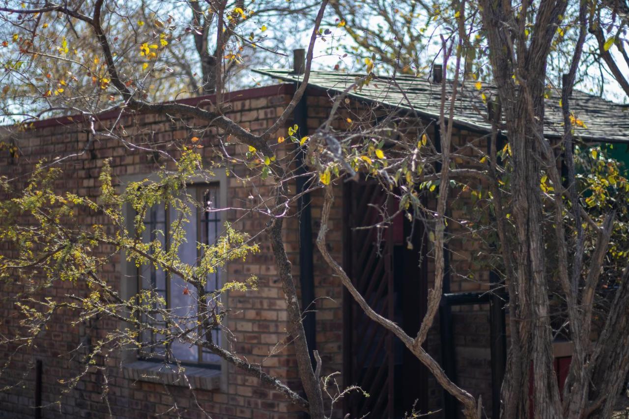 Hello Kruger Hideaway Cottage & Skilpad Studio Marloth Park Kültér fotó