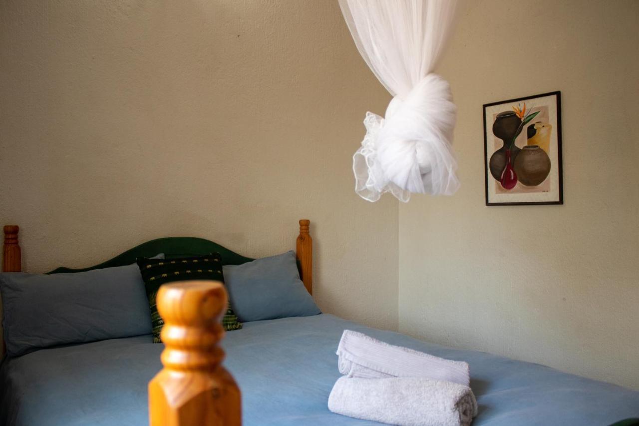 Hello Kruger Hideaway Cottage & Skilpad Studio Marloth Park Kültér fotó